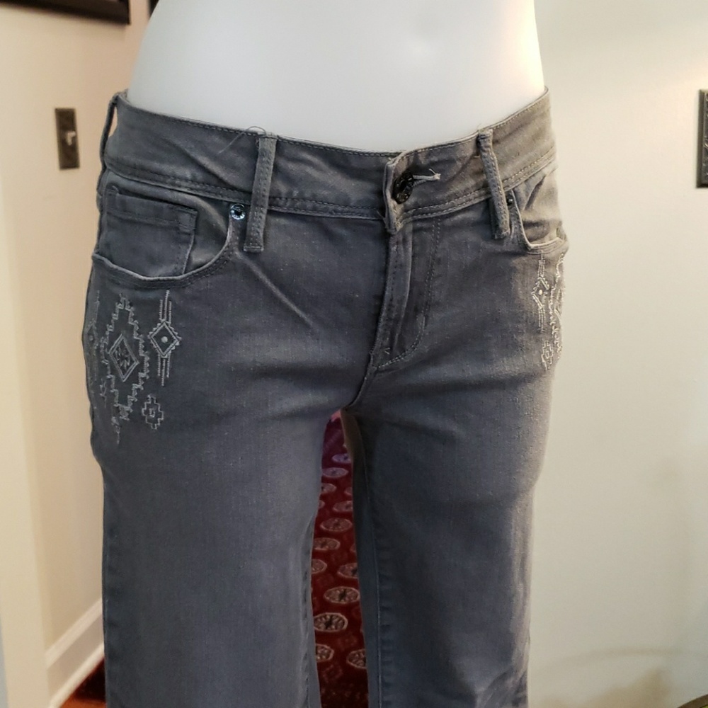 Bullhead Jeans - Picture 2 of 5